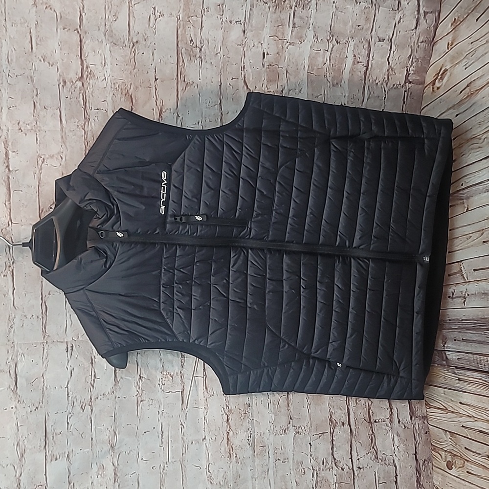 Arctiva snowmobile vest